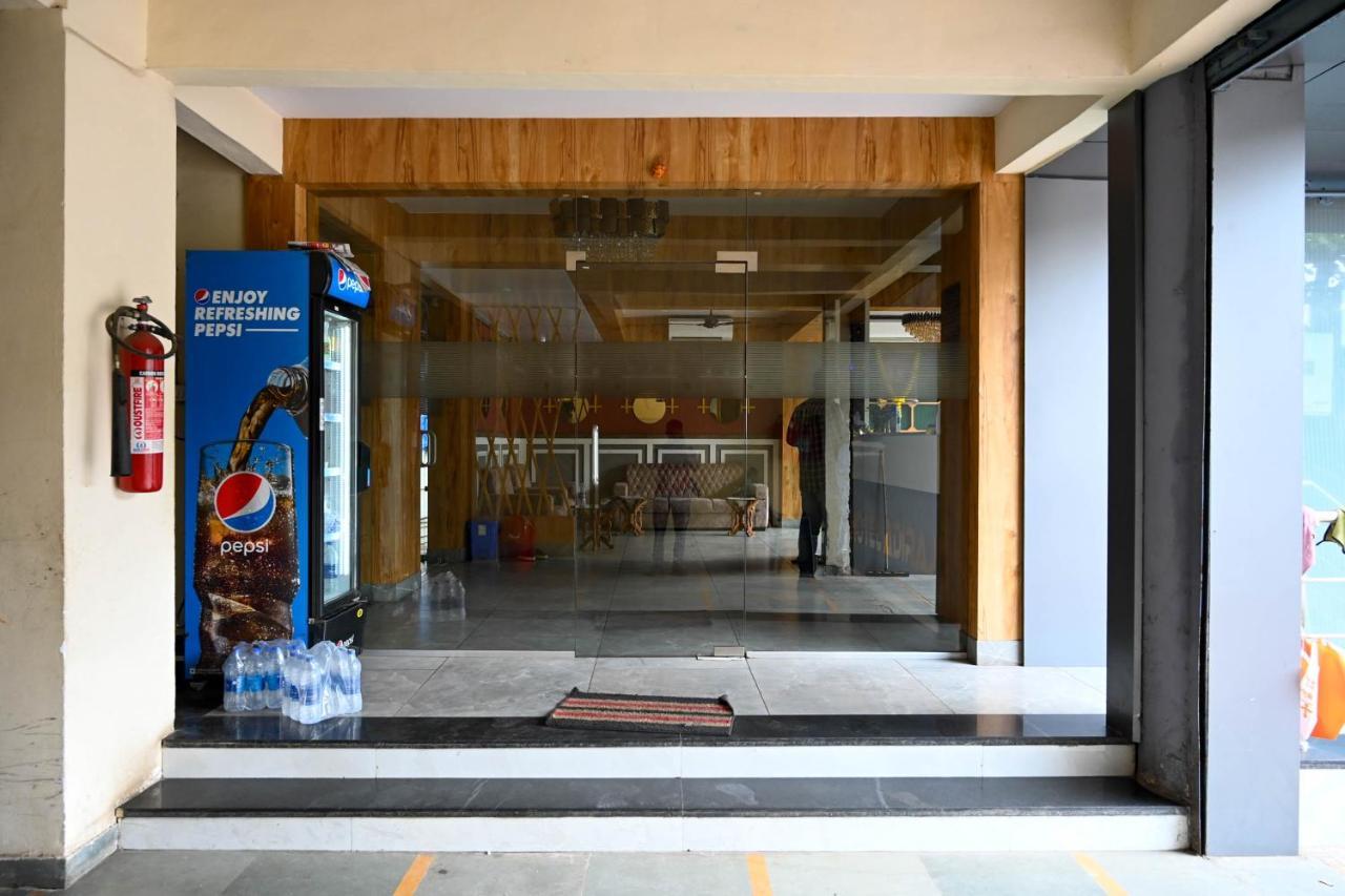 Adiraj Residency Hotel Navi Mumbai Bagian luar foto