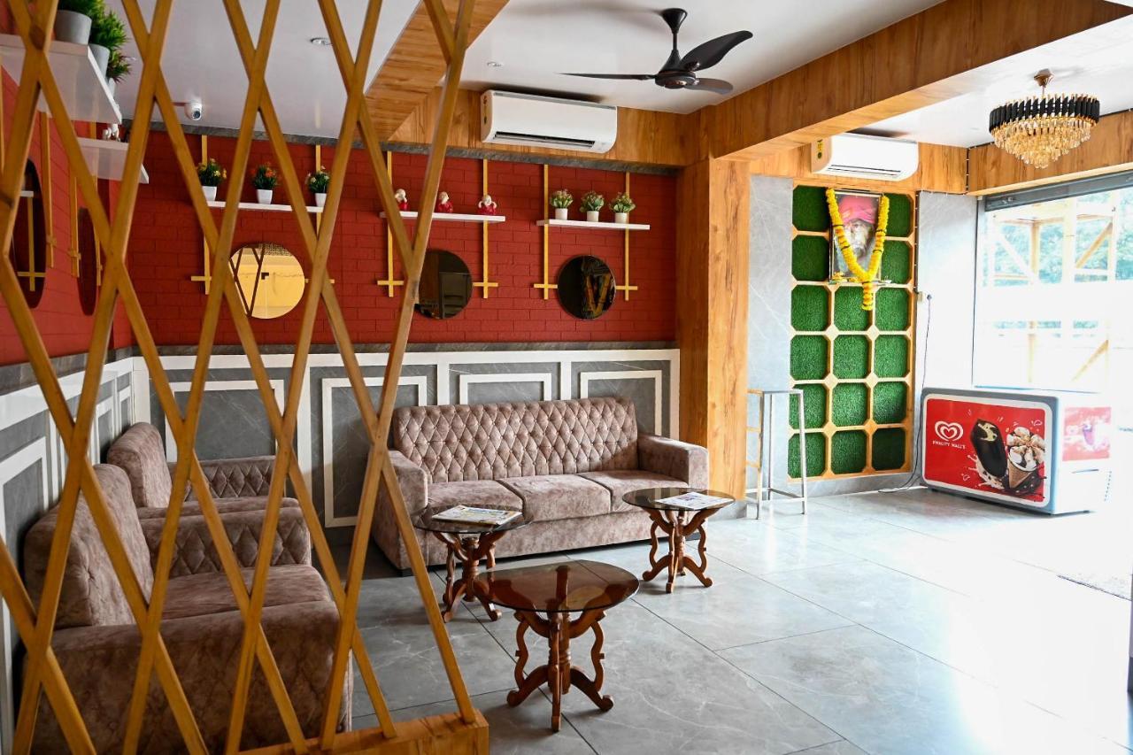 Adiraj Residency Hotel Navi Mumbai Bagian luar foto