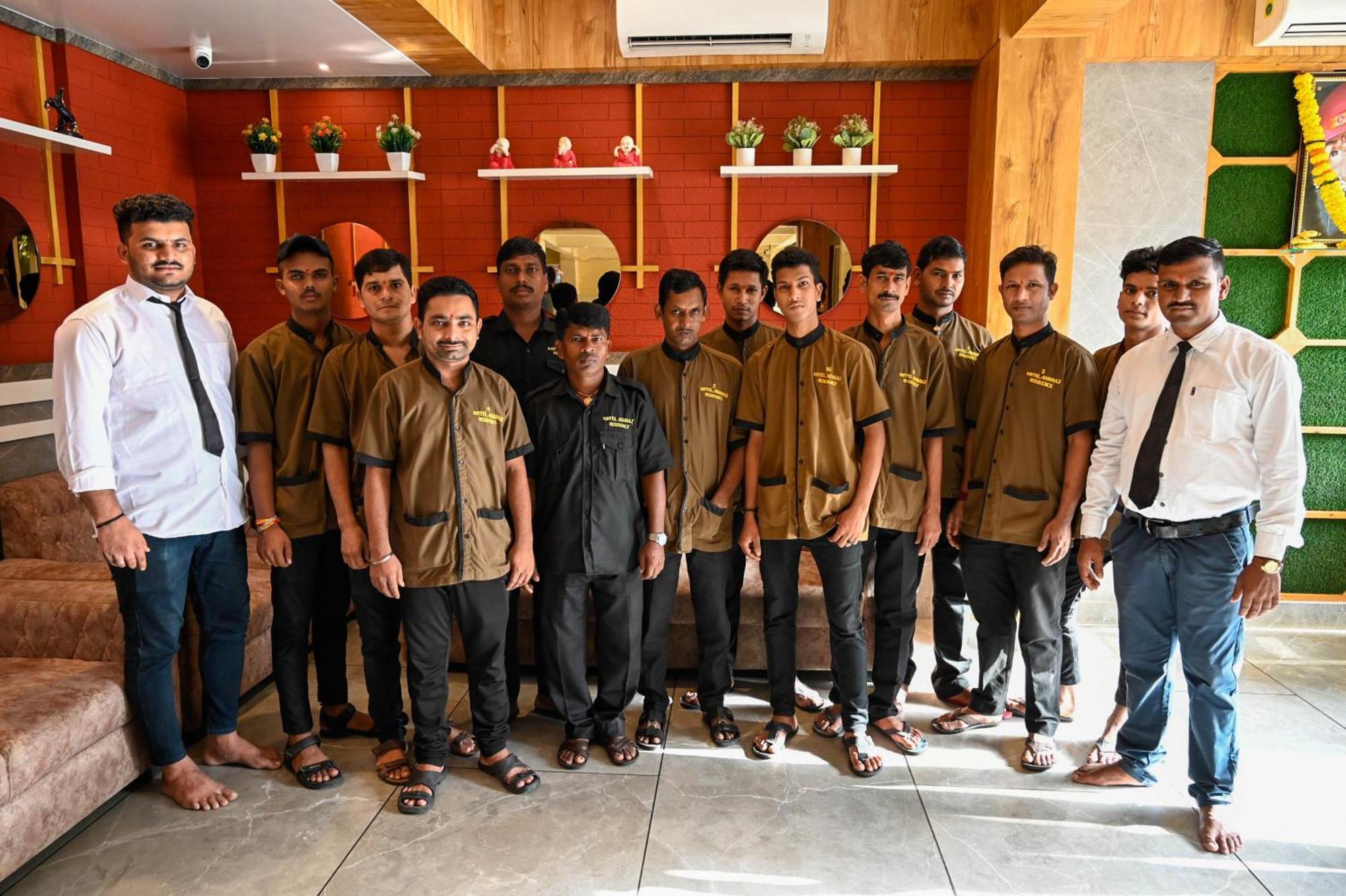 Adiraj Residency Hotel Navi Mumbai Bagian luar foto