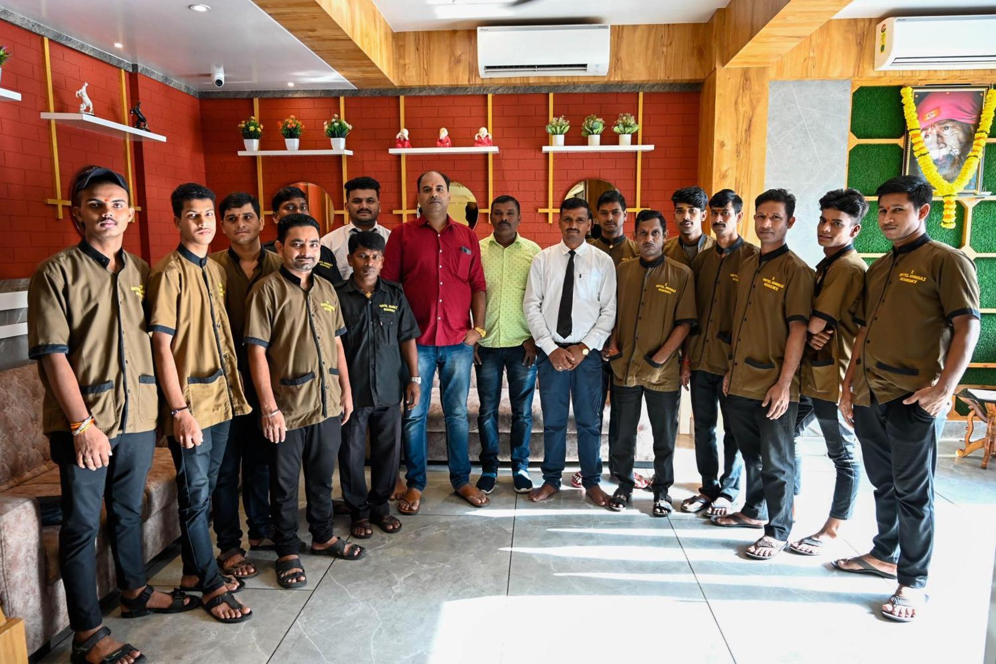 Adiraj Residency Hotel Navi Mumbai Bagian luar foto