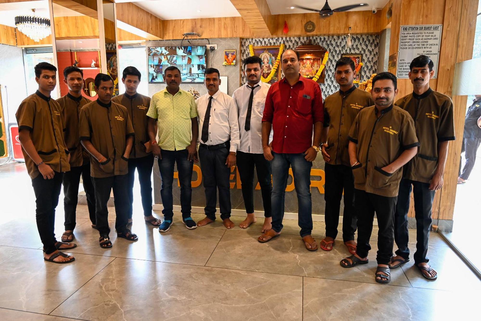 Adiraj Residency Hotel Navi Mumbai Bagian luar foto