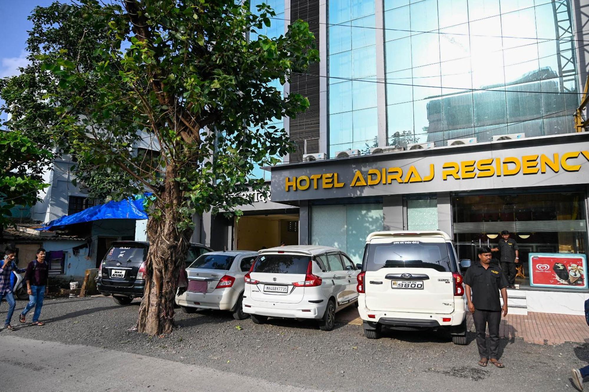 Adiraj Residency Hotel Navi Mumbai Bagian luar foto