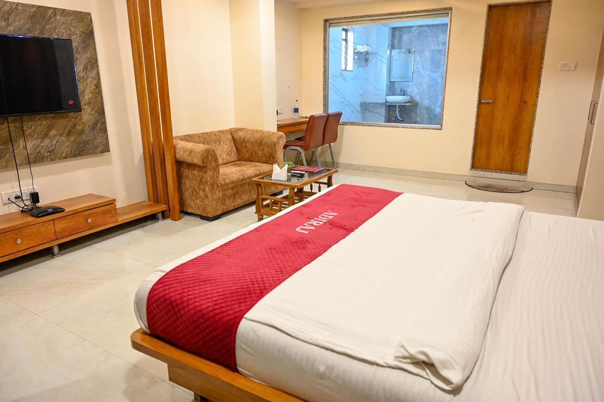 Adiraj Residency Hotel Navi Mumbai Bagian luar foto