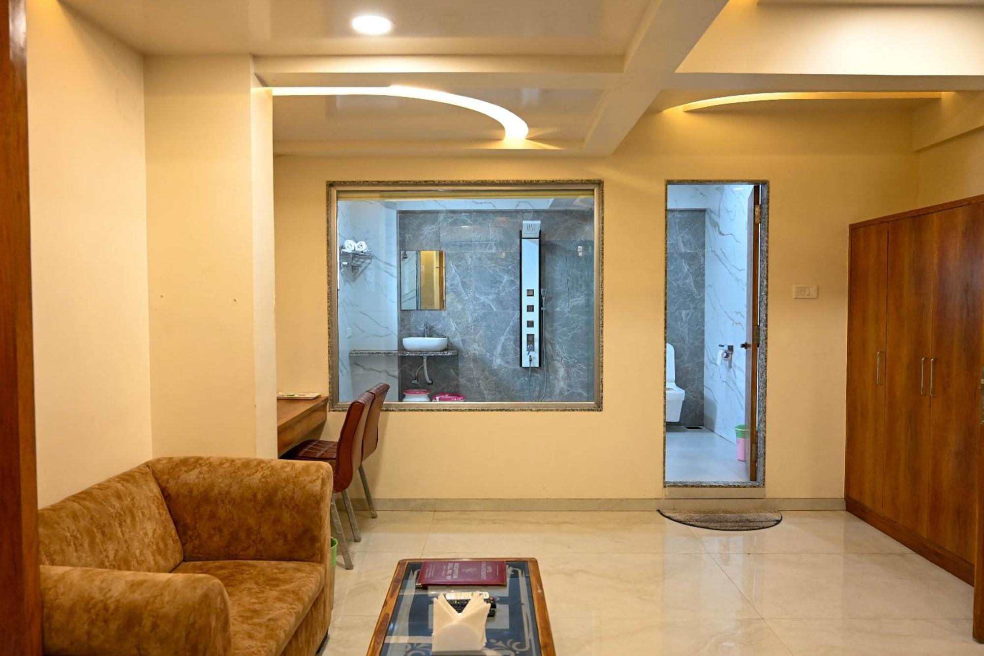 Adiraj Residency Hotel Navi Mumbai Bagian luar foto