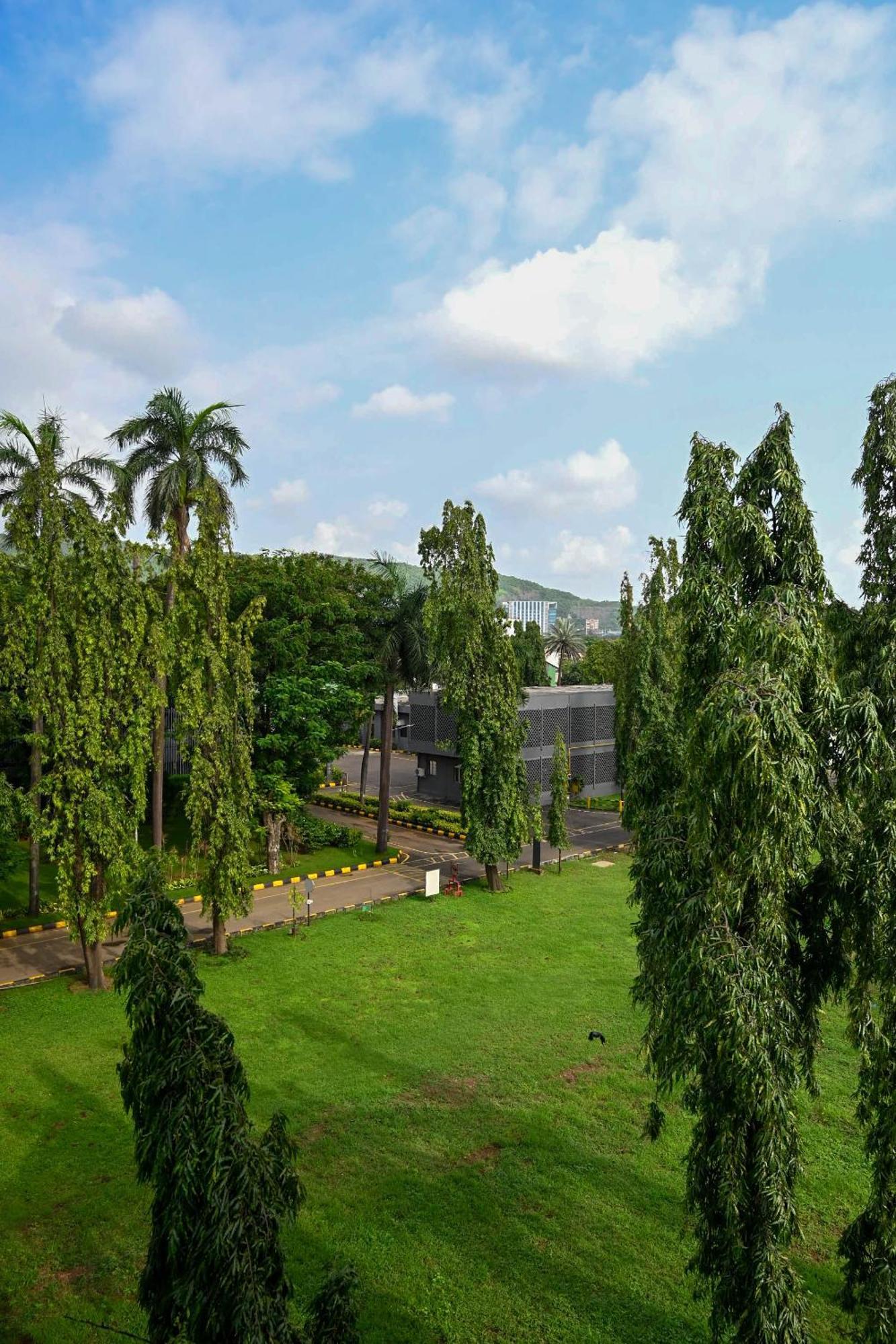 Adiraj Residency Hotel Navi Mumbai Bagian luar foto