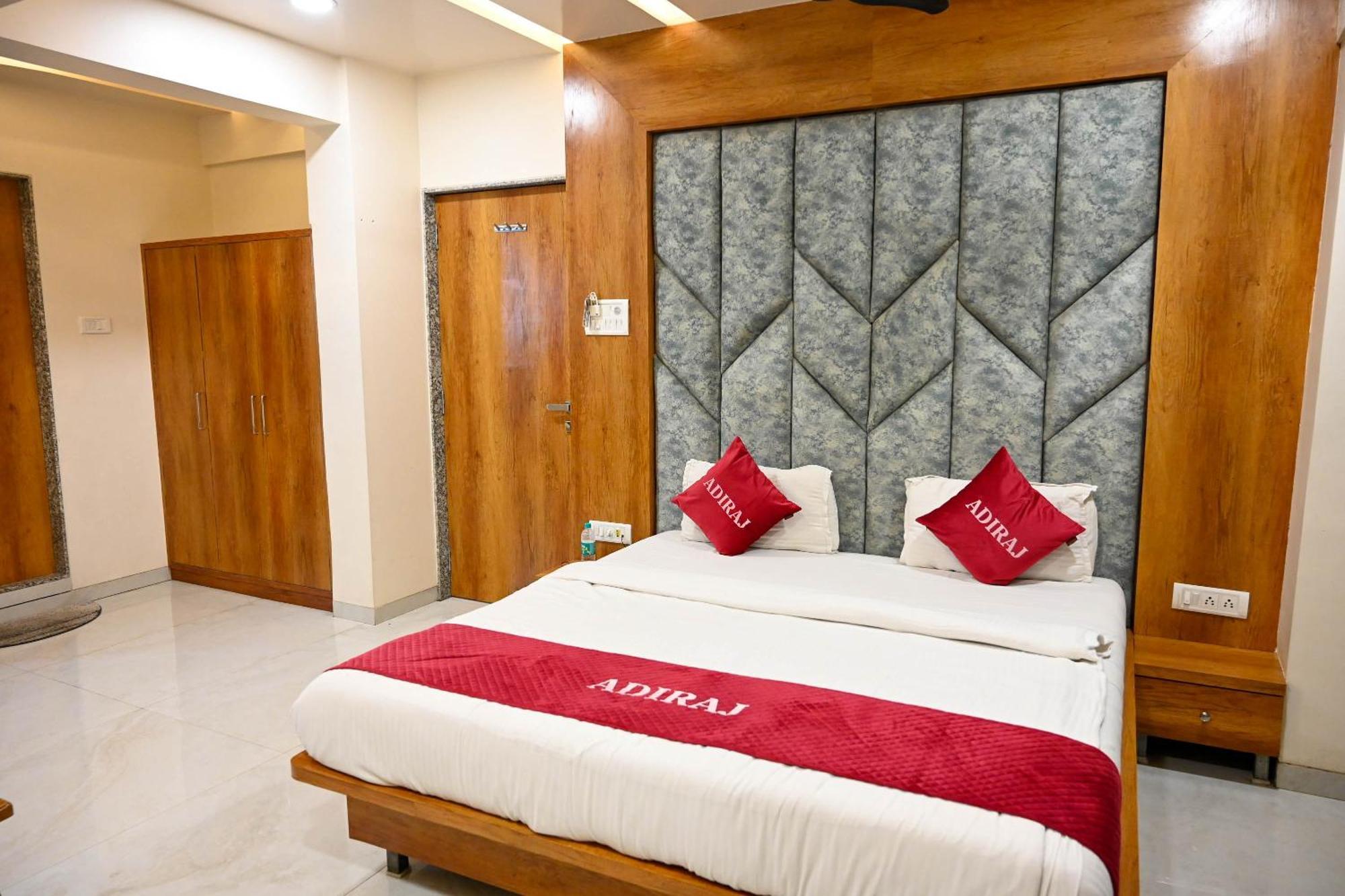 Adiraj Residency Hotel Navi Mumbai Bagian luar foto